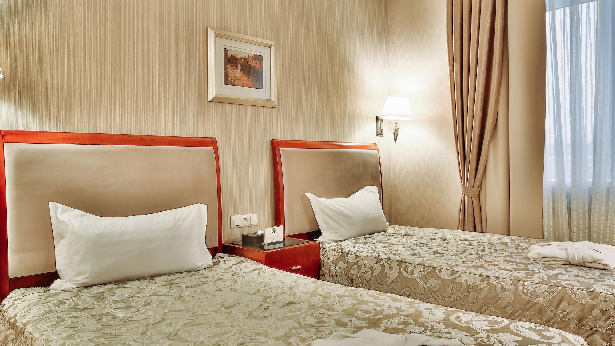 Goldman Empire Hotell Astana Exteriör bild