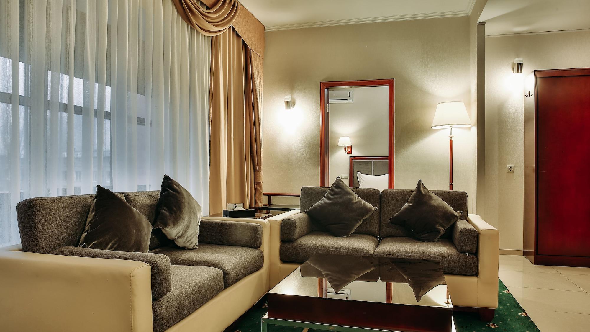 Goldman Empire Hotell Astana Exteriör bild