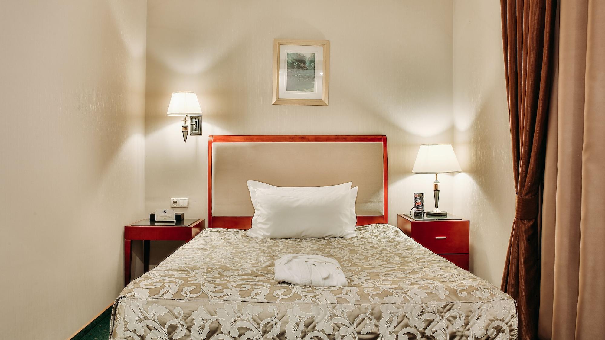 Goldman Empire Hotell Astana Exteriör bild