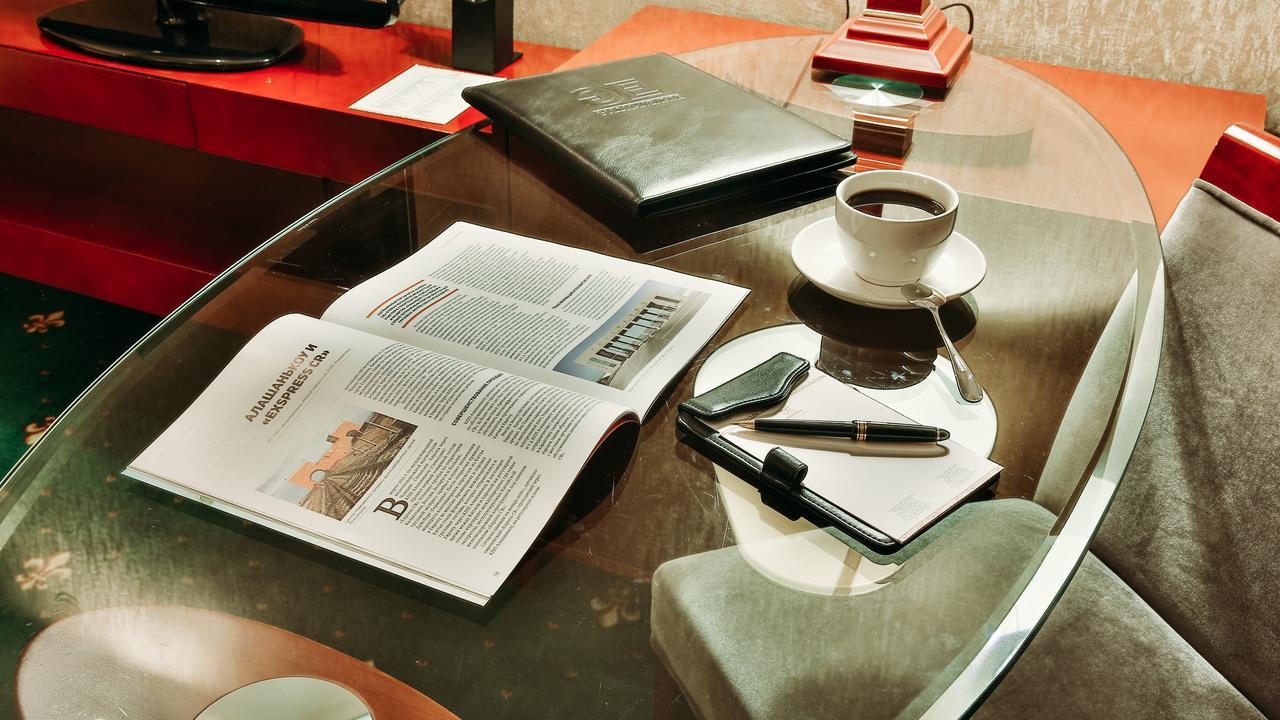 Goldman Empire Hotell Astana Exteriör bild